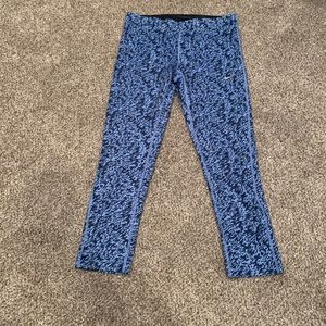 NIKE Cropped Leggings